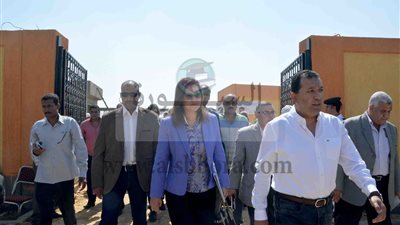 وزيرة التخطيط ومحافظ الأقصر يتفقدان مستشفى البياضية ومحطات المياه