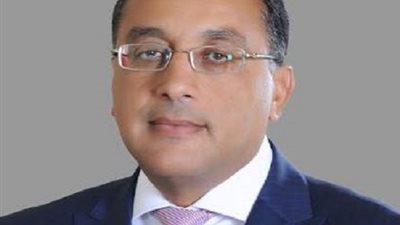 وزير الإسكان يتابع مشروعات المرافق المنفذة بالقروض والمنح لتذليل العقبات والإسراع بالتنفيذ