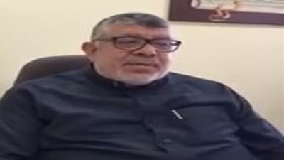 بالفيديو| قصة مؤثرة جدا لضابط سعودي مع معلمه المصري ..قمة الوفاء