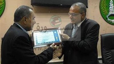 رئيس مدينة أشمون يكرم 