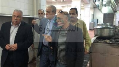 بعد اصابة طلاب بنزلات معوية ..مسئولو الإسماعيلية يتفقدون مخازن الأغذية بمدرسة التكنولوجيا