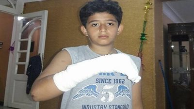 ولى أمر بعد الاعتداء على ابنه من مدرس الألعاب: مين يجيب حق ابنى؟