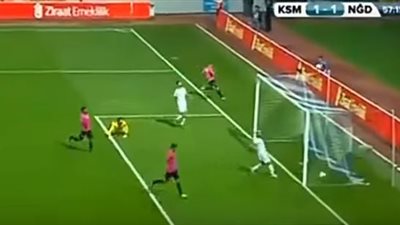 بالفيديو| شاهد تريزيجية يسجل هدفين ويصنع هدفا فى فوز فريقه