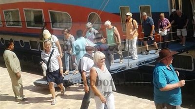 بالصور.. محافظ سوهاج يعلن وصول فوج سياحى الى مرسي البلينا