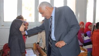 وكيل تعليم أسيوط: فتح تحقيق عاجل بشأن فيديو ضرب مدرس لتلميذ ابتدائى