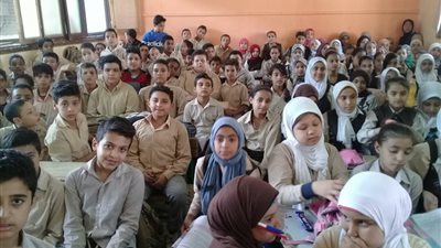 بسبب غلق الفصول واستخدام الكتاب الخارجي وهروب التلاميذ.. إحالة عدد من معلمي ومشرفي مدارس الجيزة للتحقيق 