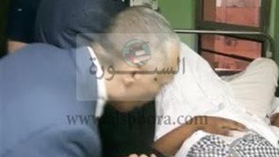 رئيس جامعة المنوفية يتفقد الطلبة المصابين فى حادث اليوم