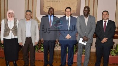 المستشار الثقافى لسفارة جمهورية السنغال بالقاهرة بجامعة عين شمس