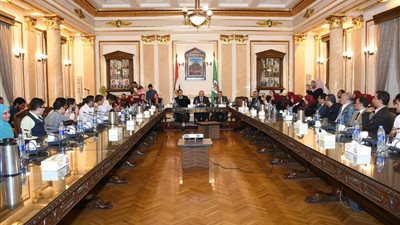رئيس جامعة القاهرة:  الصالون الثقافى موجه للطلاب  وقائم على فكرة الحوار