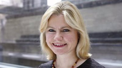 الاغتصاب في المدارس البريطانية يهدد بالإطاحة بوزيرة التعليم.. وإحدى الأمهات: كيف يمكن للوزيرة أن تنام فى الليل؟