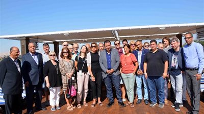 محافظ الأقصر يلتقى وفد الاعلاميين الألمان لبحث تنشيط السياحة