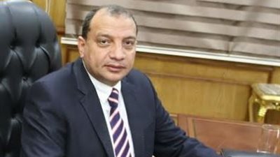 رئيس جامعة بنى سويف : دورات تدريبية لأفراد الأمن الادارى ودخول الطلاب بالكارنيهات الممغنطة وآليه خاصة تنظم دخول السيارات