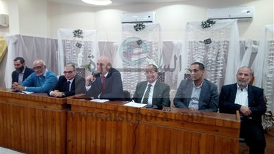 نقابة الأطباء بكفرالشيخ تكرم مدير المستشفي العام لخروجه علي المعاش