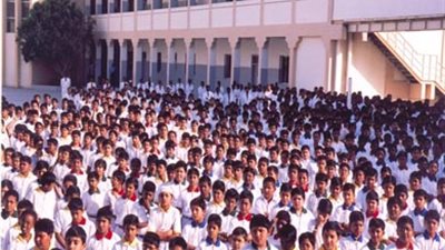 اغلاق جميع المدارس بعد تصاعد دخان ضبابى سام