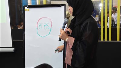 ورشة بمعرض الشارقة الدولي للكتاب لتعليم أطفال المدارس الرسوم الكرتونية الصينية