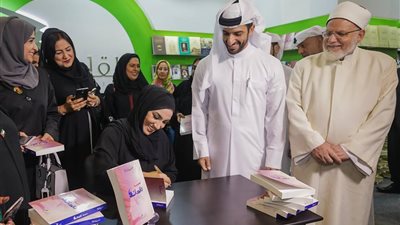 الإعلامية منية برناط تحوّل برنامجها التلفزيوني إلى سيرة مكتوبة للرائدات الإماراتيات