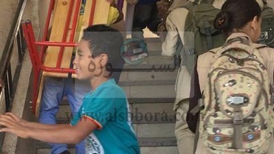 بالصور| تلاميذ مدرسة الترامسة بقنا.. 