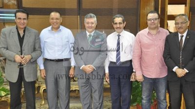 عضو اقتصادية النواب والفنان طارق دسوقي يزوران جامعة قناة السويس