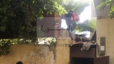 بالصور.. أمن وزارة التعليم يمنع هروب طلاب مدرسة المنيرة بـ