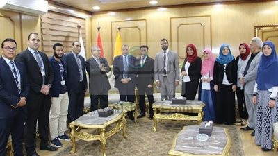 رئيس جامعة بنى سويف يشهد مراسم تجديد توقيع بروتوكول التعاون بين كلية التجارة وشركة 