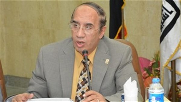 الدكتور أحمد عبده