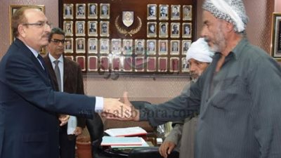 محافظ بني سويف:صرف  10 آلاف جنيهاً مساعدة لأسرة كل شهيد لمواجهة أعباء المعيشة