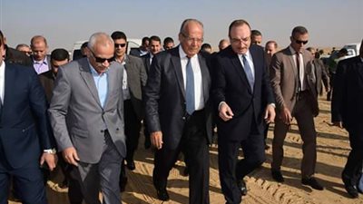 محافظ بني سويف يستعرض لوزير التنمية المحلية النجاح في التغلب على مشكلة الصرف الصناعي بعد معاناة 11 عام 