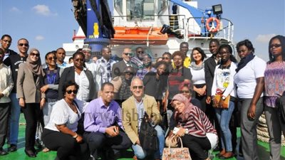 وفدا كلية الدفاع الوطني واتحاد الصحفيين الأفارقة يزورا هيئة قناة السويس