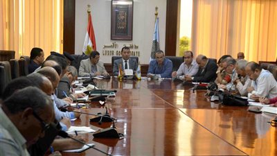 أجتماع لمحافظ الأقصر لمتابعة الخطة الأستثمارية بالمحافظة