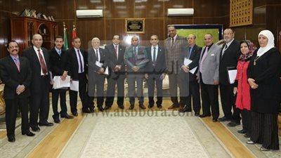 محافظ المنوفية يعقد الاجتماع الدوري الثاني لمجلس الأمناء والآباء والمعلمين