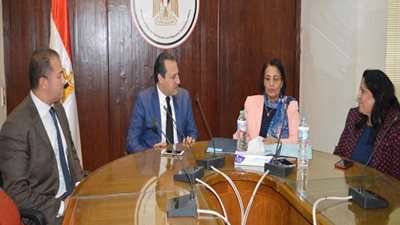 «الهجرة» والقومي للبحوث يوقعان بروتوكولا لتأهيل الشباب والتوعية بمخاطر الهجرة غير الشرعية 