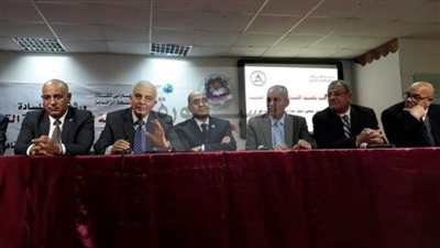 حجازى يوجه المعلمين بإدارة وقت الحصة بنجاح وكيفية تشكيل الفصل لمجموعات تعلم نشط