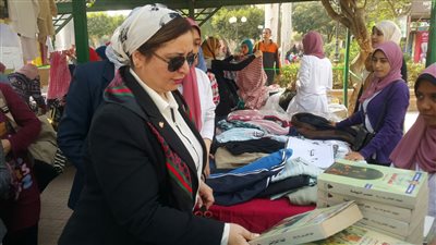   بالصور.. معرض خيرى بكلية البنات جامعة عين شمس 