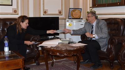 جامعة القاهرة تستقبل سفيرة دولة لاتفيا لبحث أوجه التعاون المشتركة 