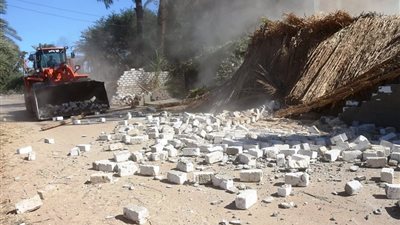 محافظ سوهاج يعلن عن حملة مكبرة لإزالة 14 حالة تعدى واقعة على الأراضى الزراعية