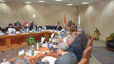 مفاجأه يكشفها رئيس جامعة أسيوط للطلاب الوافدين 