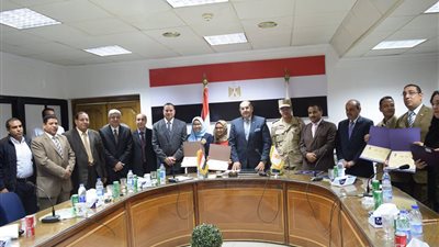  مجلس جامعة بني سويف يقف دقيقة حداد على أرواح شهداء مسجد الروضة بسيناء بحضور المحافظ