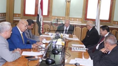 المهن التعليمية : نسعى للتغلب على المعوقات التي تواجه المعلمين 