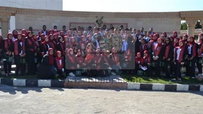 طلاب جامعة عين شمس في زيارة لوحدة الصاعقة بانشاص