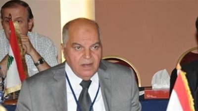 خلف الزناتى يستعرض موقف النقابة من أزمة صرف العلاوات الدورية للمعلمين.. وتوقف حافز مديري المدارس واختيار القيادات التعليمية