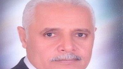 ضبط معلمة تتحدث فى المحمول اثناء الحصة داخل الفصل.. والتعليم تحيلها للتحقيق