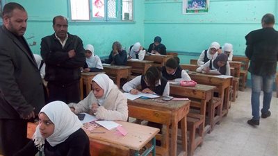 انفراد.. ننشر مواصفات الورقة الامتحانية وتوزيع الدرجات للترم الأول لمادة العلوم للصف الأول الاعدادى