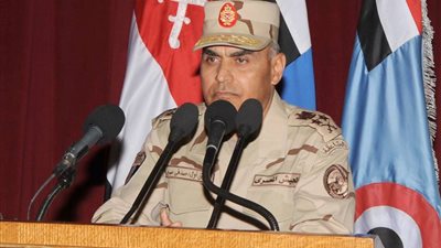 صدقى صبحى يعلن عن قبول دفعة جديدة من خريجى الجامعات للالتحاق بالكلية الحربية