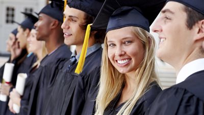 دراسة علمية : الجامعيون اطول عمرا من الحاصلين علي التعليم الثانوي