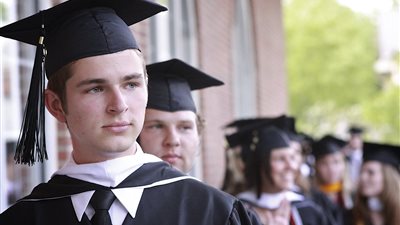 هذه دولة تمنح طلابها سيارات حديثة عند التسجيل بجامعاتها 