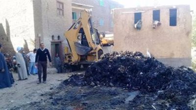 محافظ سوهاج يأمر بإزالة المخلفات ونواتج تطهير ترعة مخالى