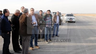 مدبولى يتفقد الطريق الدائرى الجديد بمدينة 6 أكتوبر ويكلف بسرعة الانتهاء من التنفيذ