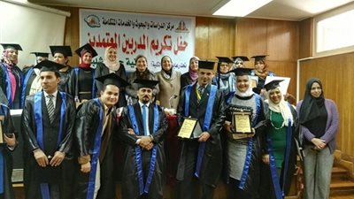 بالصور.. الدفعة الأولى من المدربين المعتمدين بكلية البنات بجامعة عين شمس