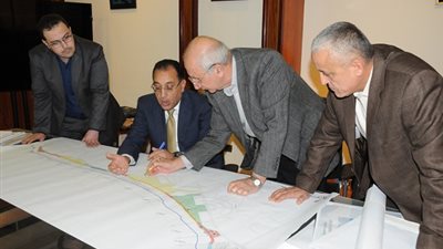 وزير الإسكان يتابع الموقف التنفيذى فى العلمين الجديدة والشريط الساحلى بأسوان الجديدة