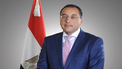 وزير الإسكان يتابع 11 مشروعا لمياه الشرب والصرف فى 